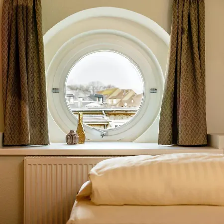 Alter Kreisbahnhof 3*