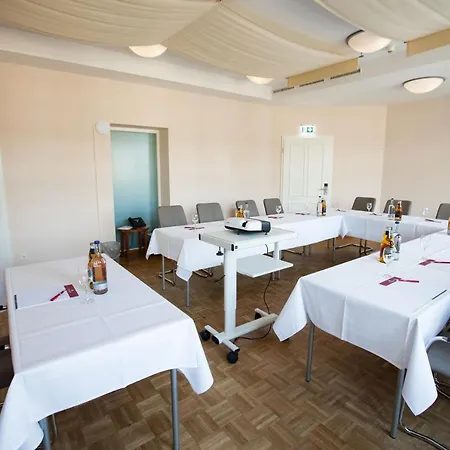 Alter Kreisbahnhof 3*